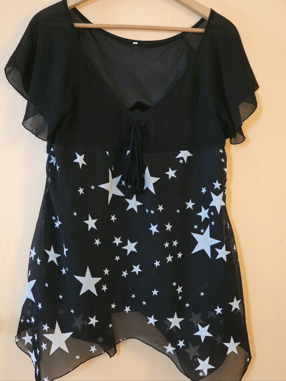 Black Star-Print Flutter Sleeve Women's Top